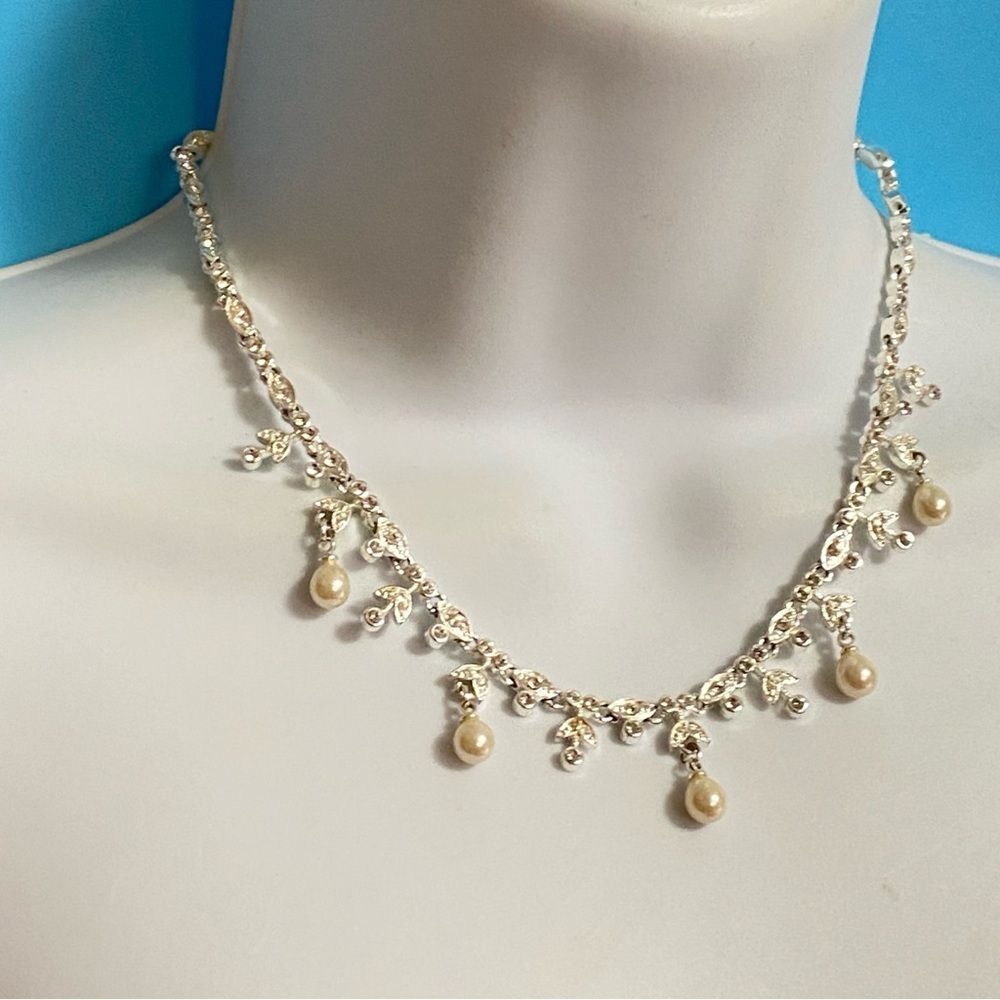 Silver Tone Imitation Pearls Rhinestones Stunning Fancy Formal Necklace - Picture 4 of 11